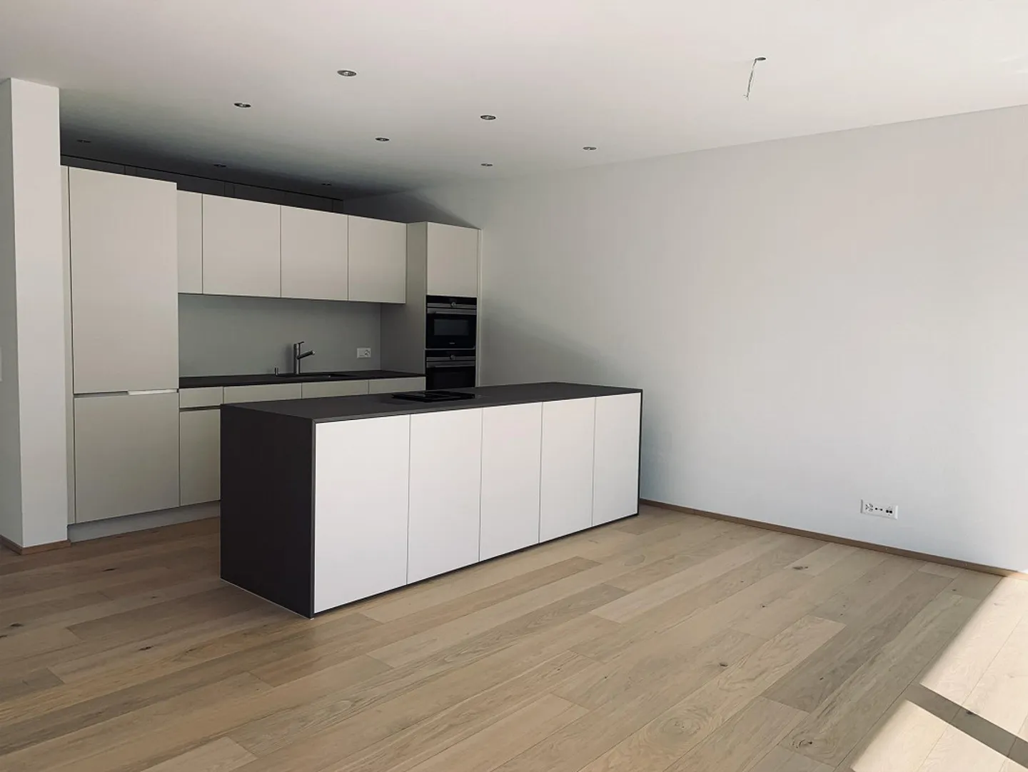 Modern and spacious 3.5-room apartment - Photo 1 of 10