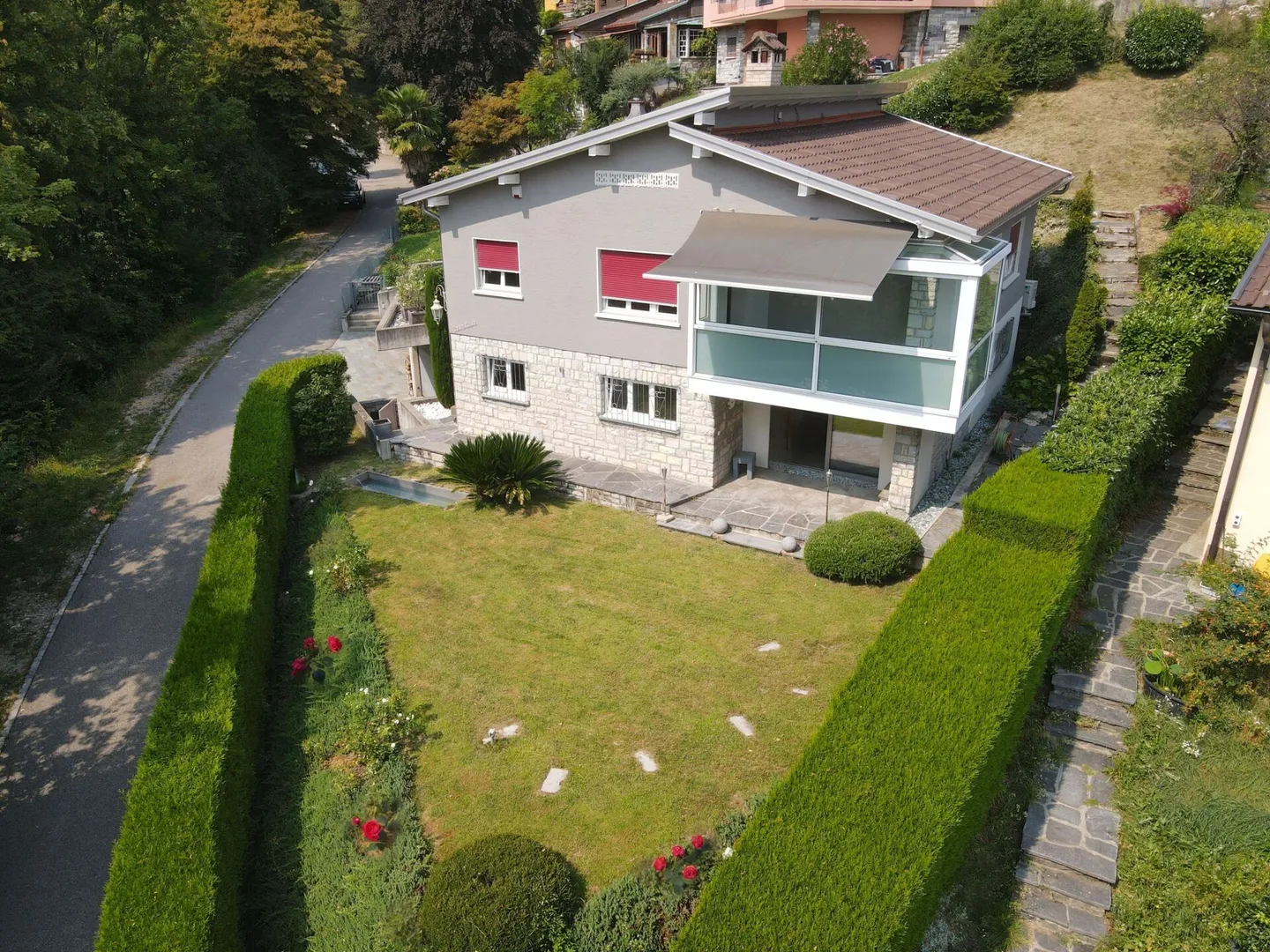 Casa unifamiliare con giardino e vista panoramica ristrutturata - Foto 1 di 16