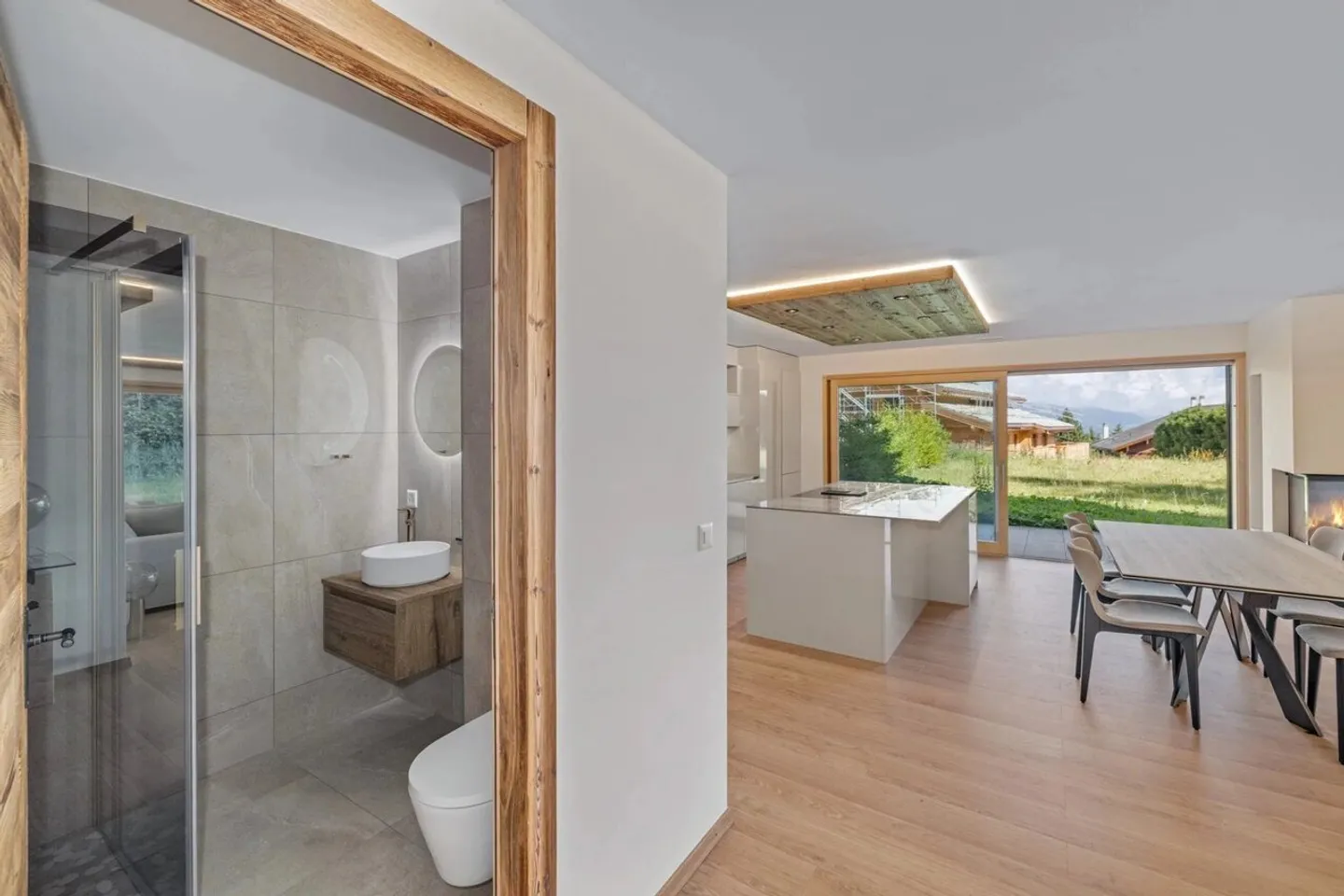 Luxury Garden Apartment on the Edge of the Golf Course in Crans-Montana - Photo 4 of 7