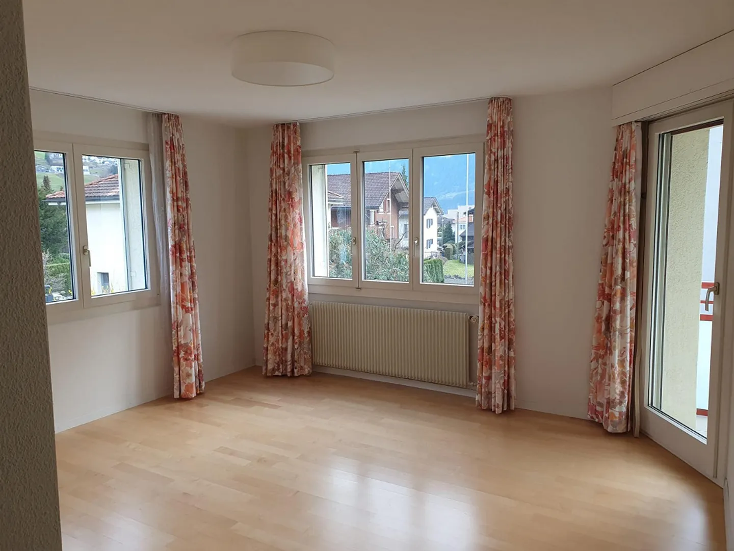 Helle 3.5 Zimmerwohnung in 3-Fam.Haus - Photo 3 sur 9