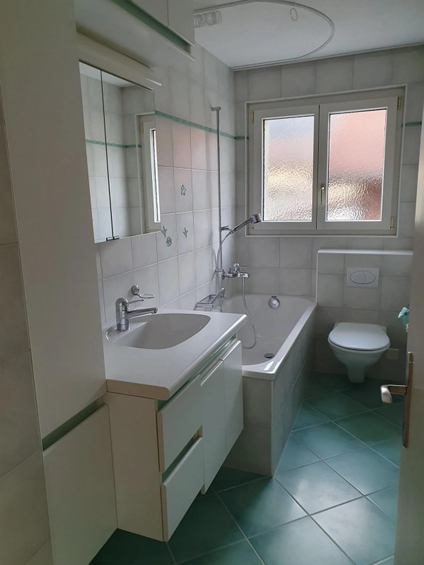 Helle 3.5 Zimmerwohnung in 3-Fam.Haus - Photo 4 sur 9