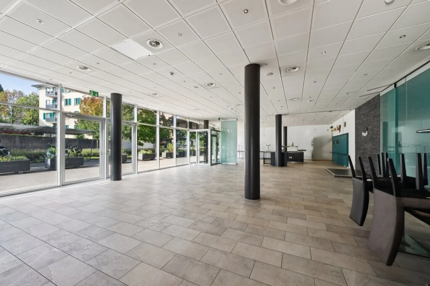 Commercial space of 548m2 with terrace ideal for a restaurant - Photo 6 of 8