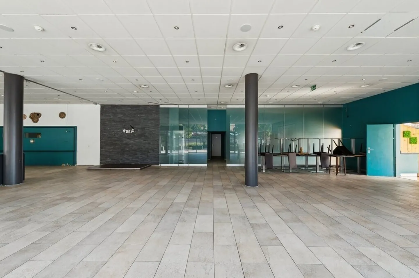 Commercial space of 548m2 with terrace ideal for a restaurant - Photo 7 of 8