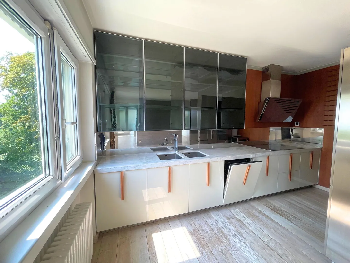 Casa unifamiliare con giardino e vista panoramica ristrutturata - Foto 6 di 16