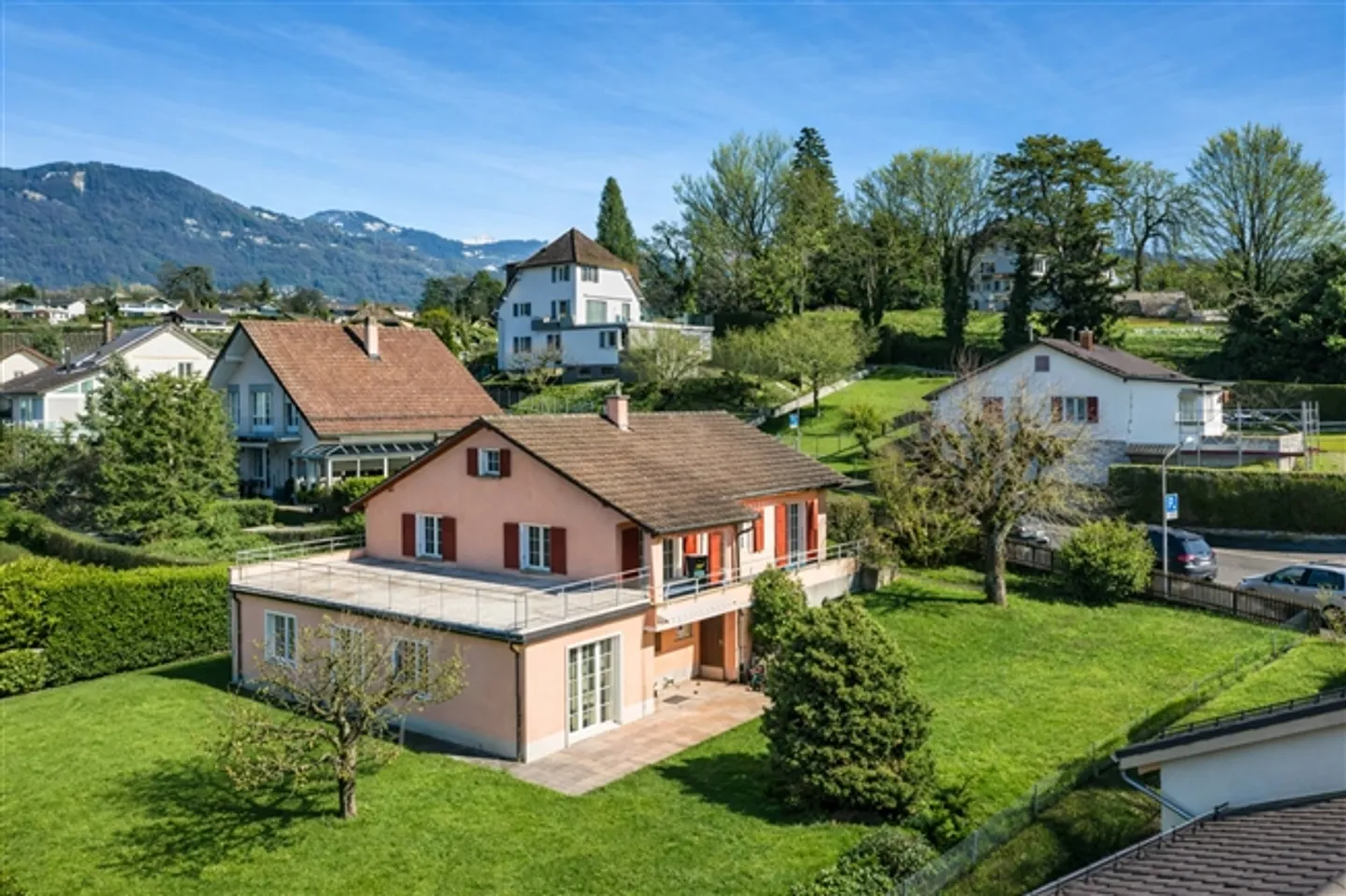 Family house with rental potential in a residential area of Vevey - Photo 1 of 13