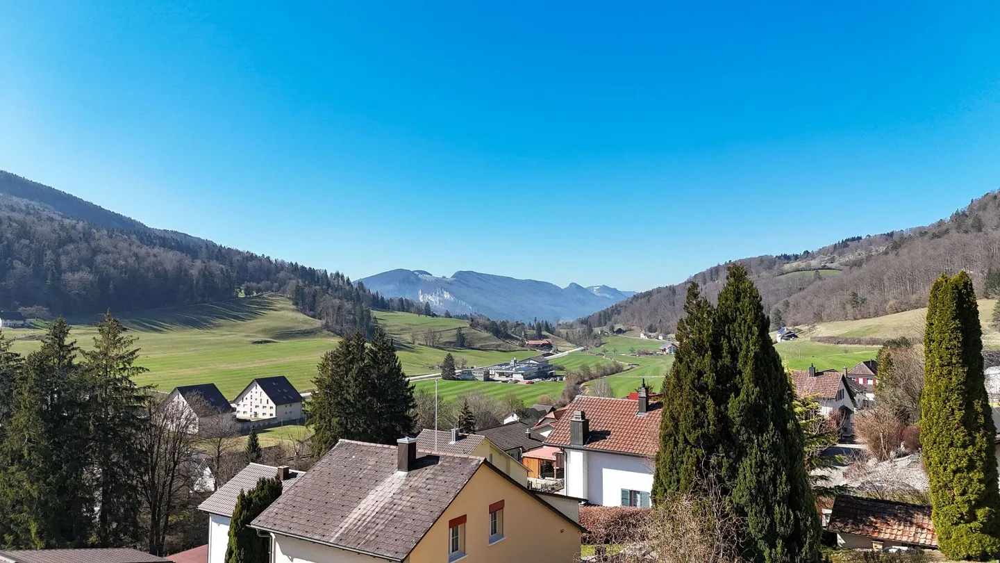 Maison individuelle de 4,5 pièces avec vue imprenable à Holderbank SO - Photo 3 sur 13