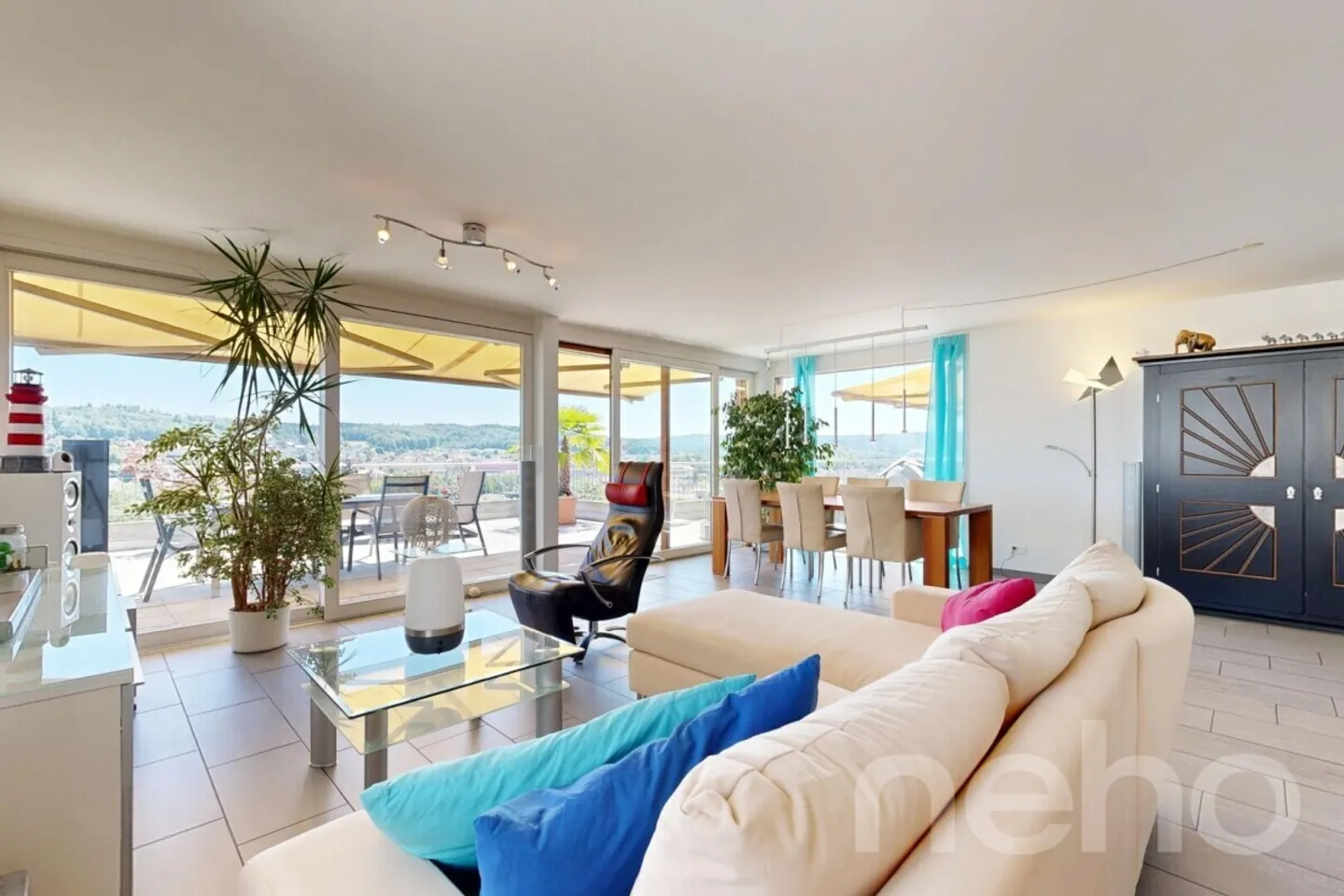 Terrace apartment with panorama and high living quality - Photo 3 of 12