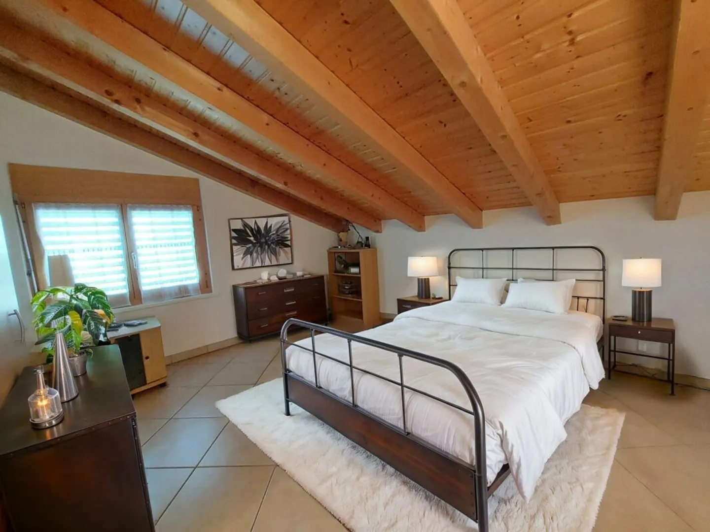 Modern villa with garden, large garage for 4 cars - Photo 11 of 15