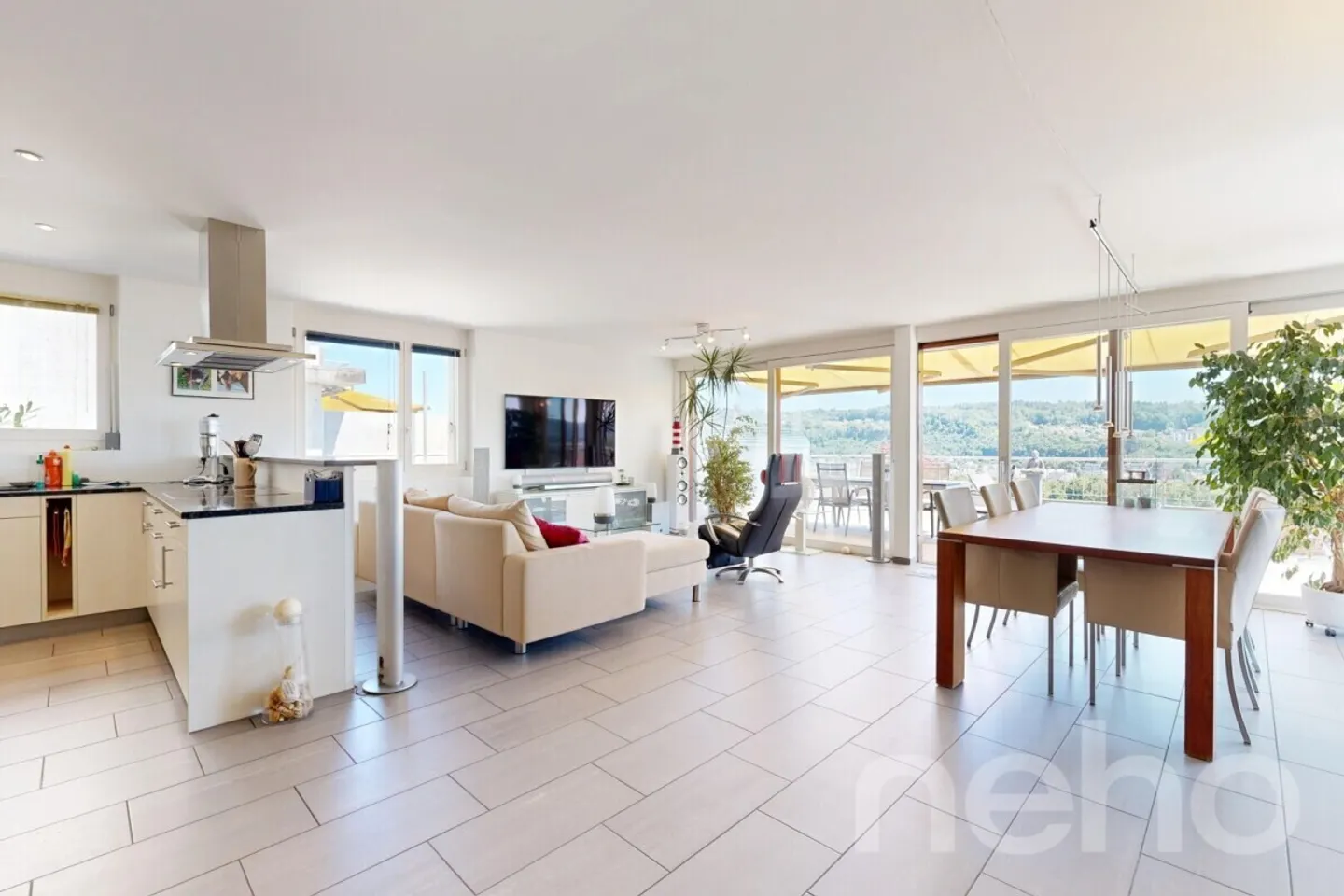 Terrace apartment with panorama and high living quality - Photo 4 of 12