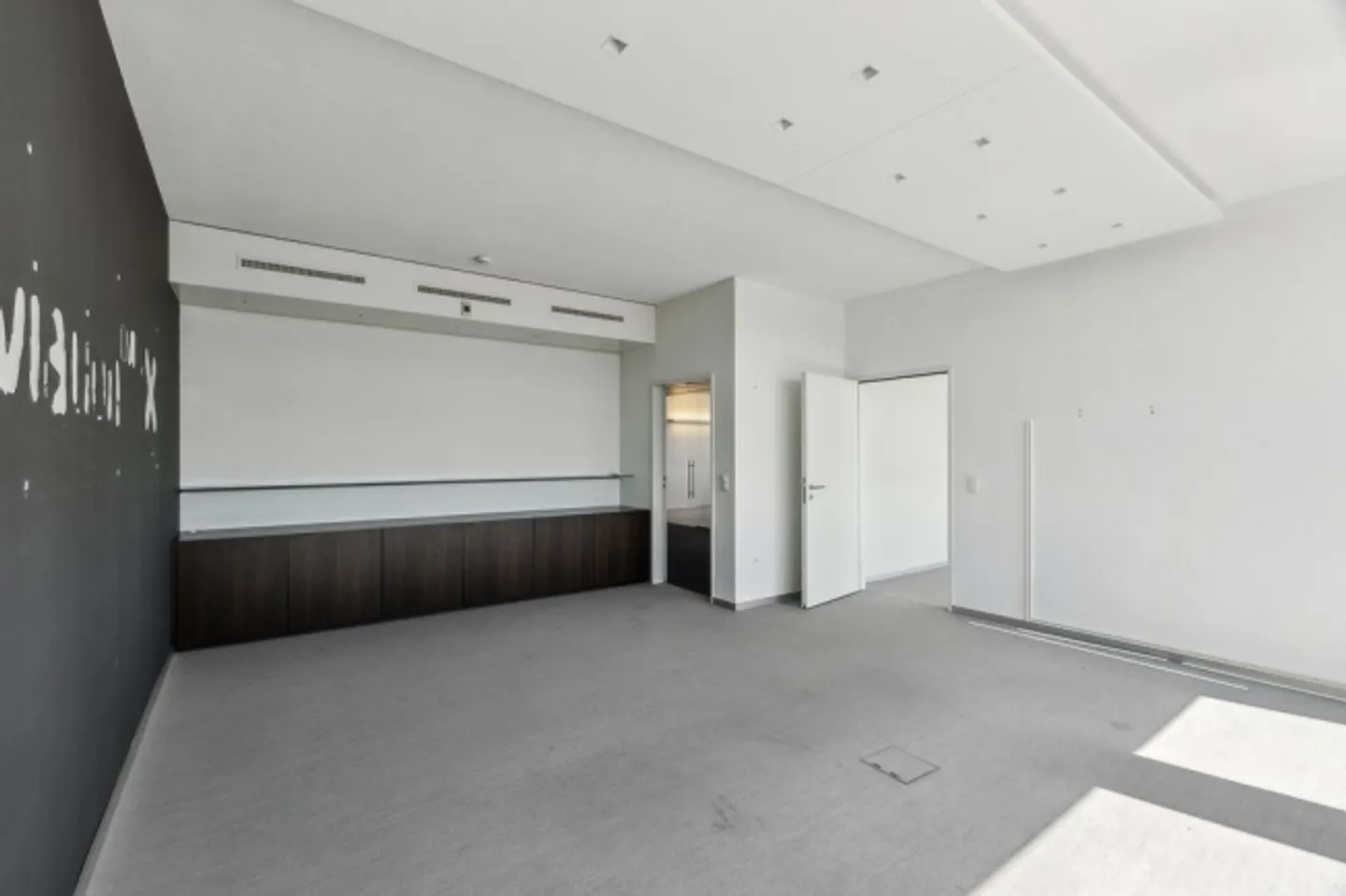 Office space in a central location - Limited until December 2030 - Photo 6 of 11