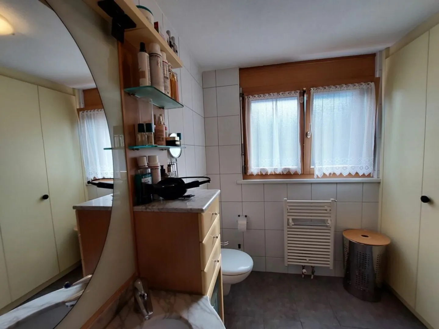 Modern villa with garden, large garage for 4 cars - Photo 14 of 15