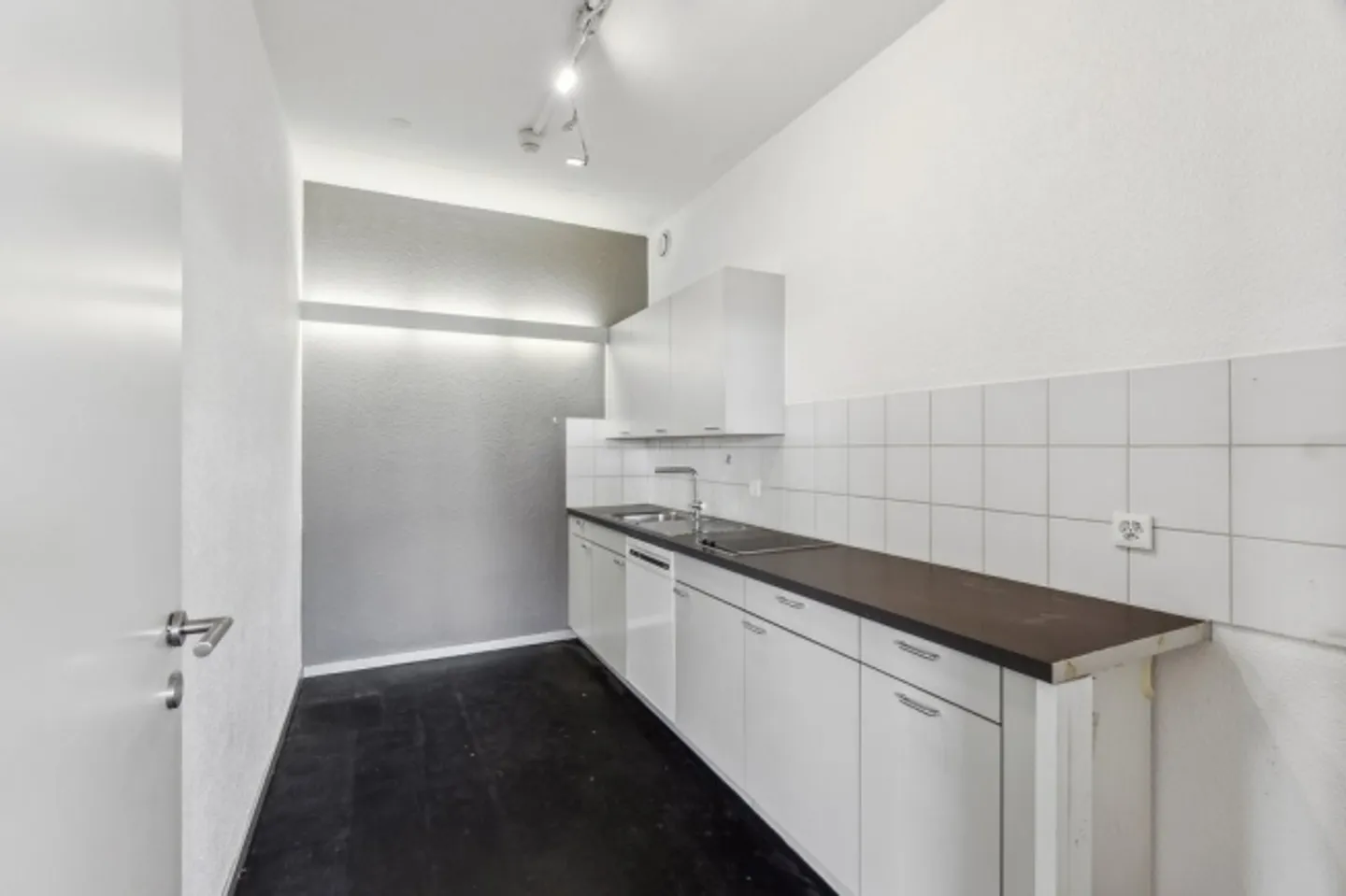 Office space in a central location - Limited until December 2030 - Photo 7 of 11