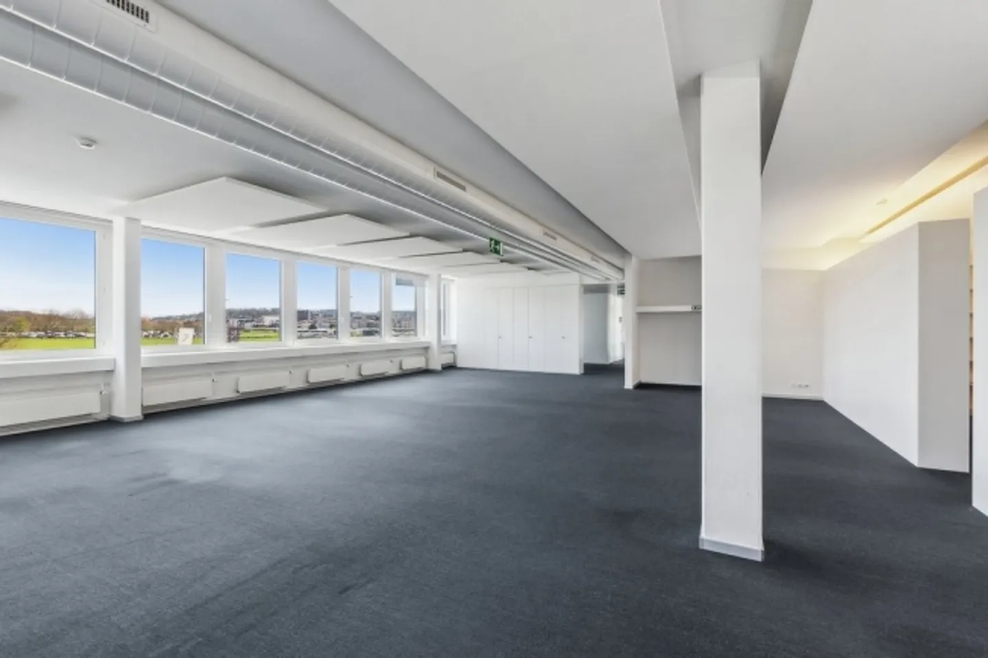 Office space in a central location - Limited until December 2030 - Photo 9 of 11