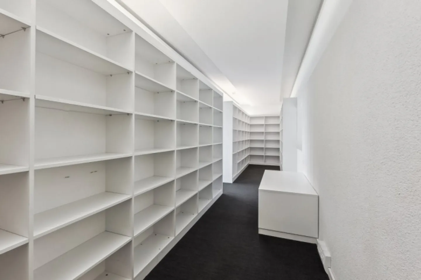 Office space in a central location - Limited until December 2030 - Photo 10 of 11