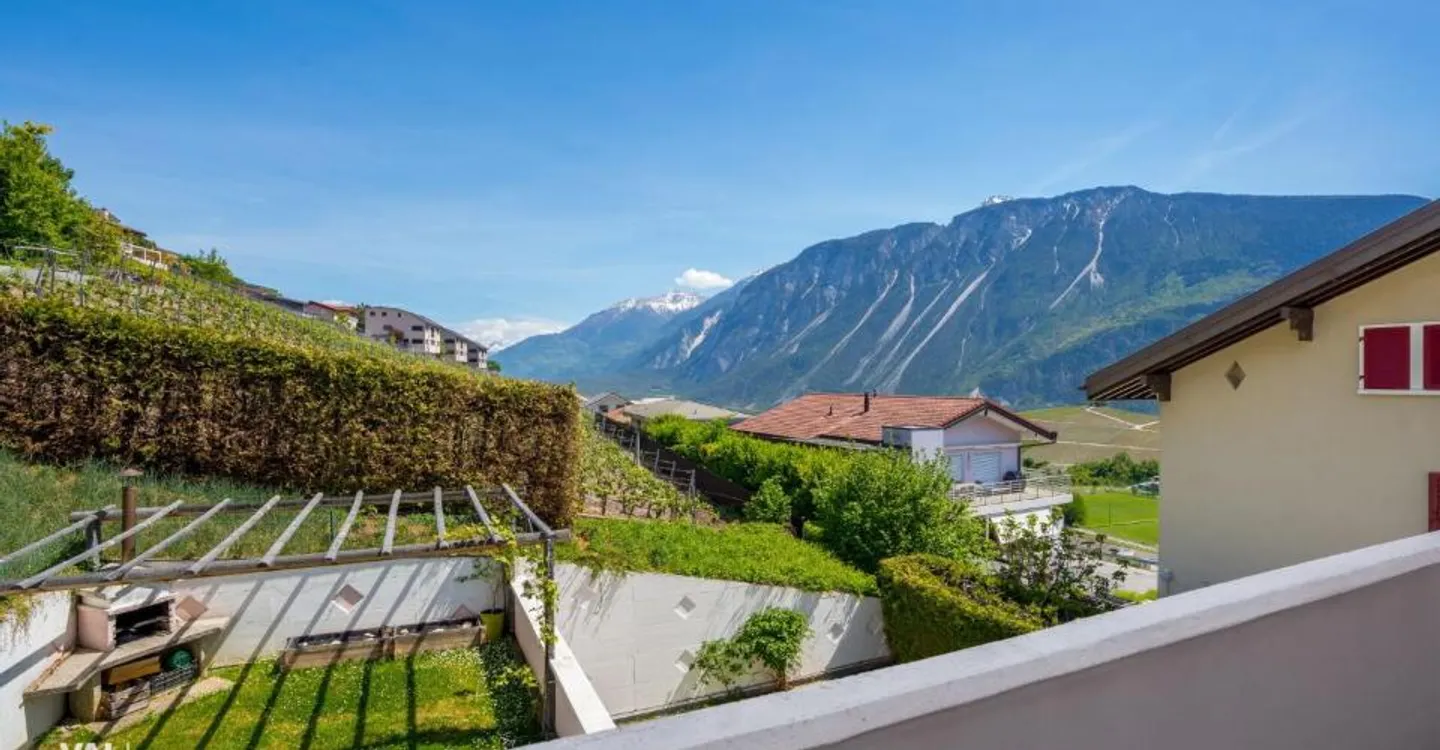 View of the peaks and the charm of the village - Photo 8 of 12