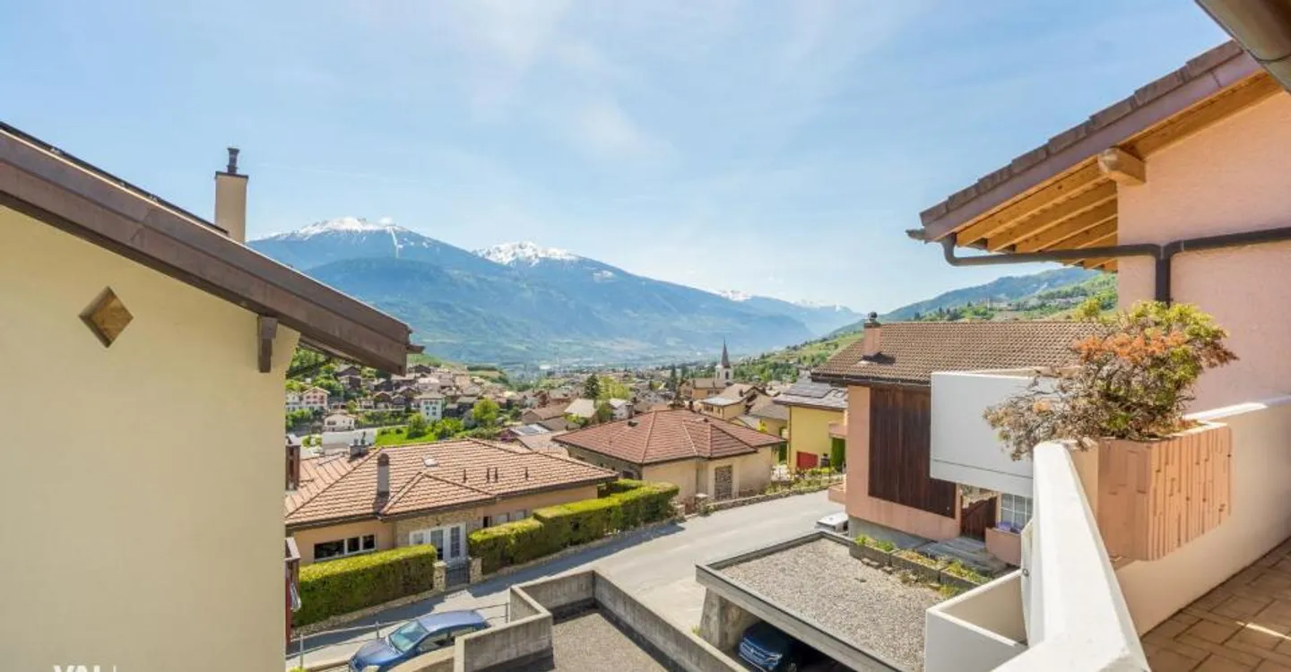 View of the peaks and the charm of the village - Photo 10 of 12
