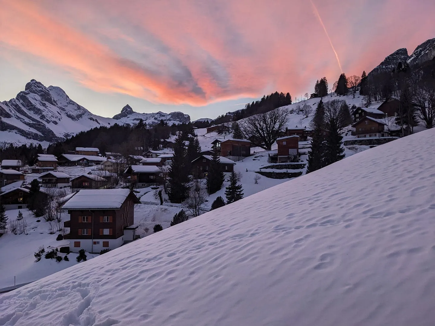 Sonnige Aussichtslage in Braunwald | Bauernhaus mit Stall - Photo 10 of 11
