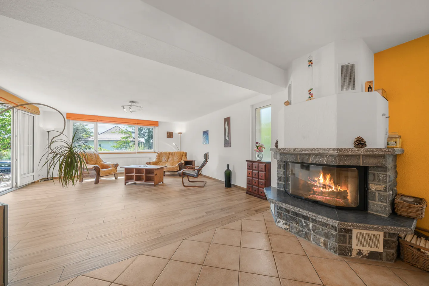 Stunning family home in a sought-after area - Photo 3 of 19