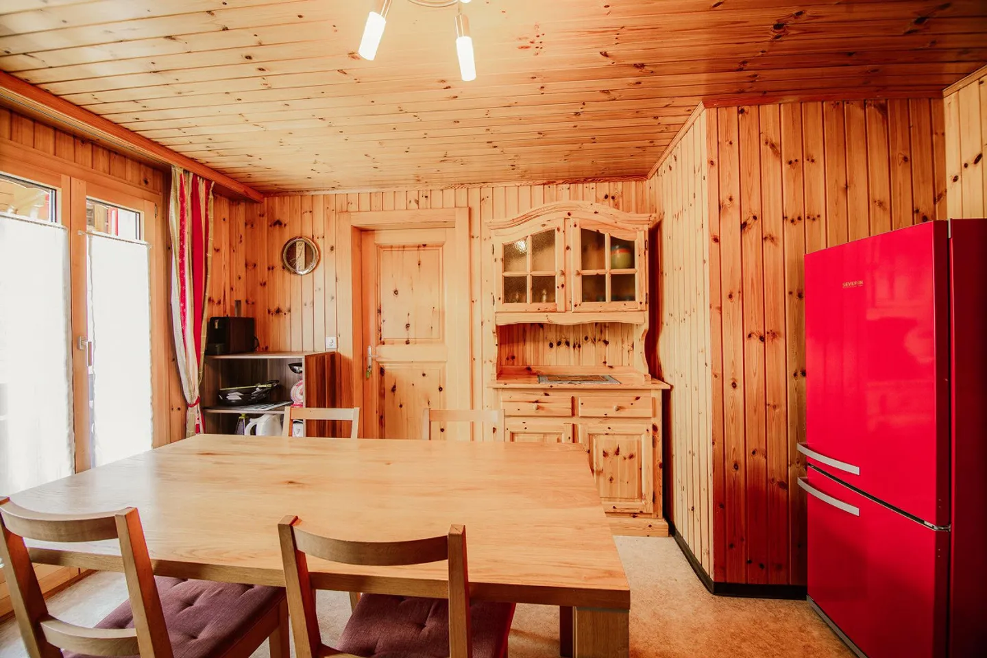 Chalet apartment on the 2nd floor near the mountain railway - Photo 3 of 10