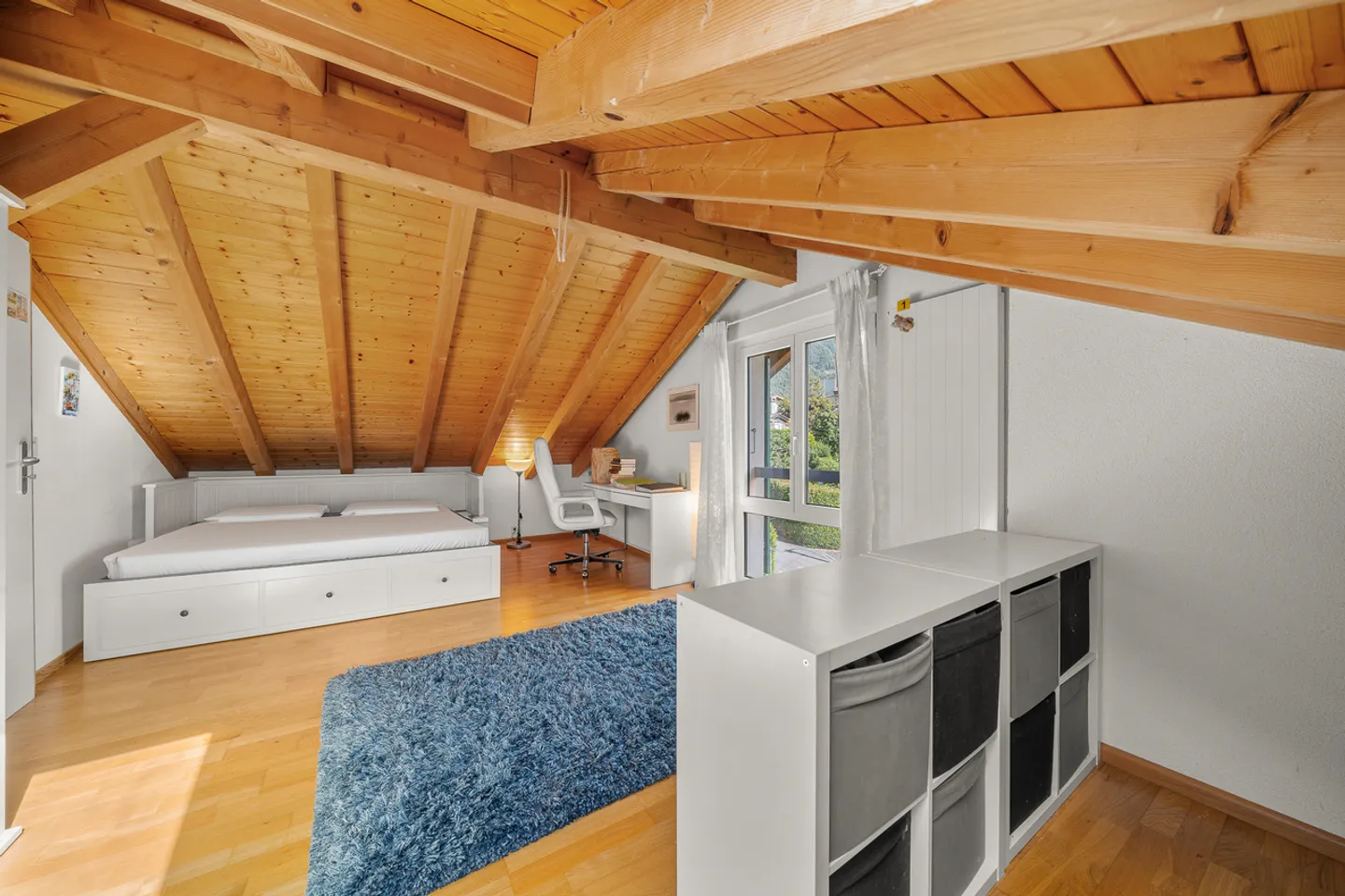 Stunning family home in a sought-after area - Photo 13 of 19