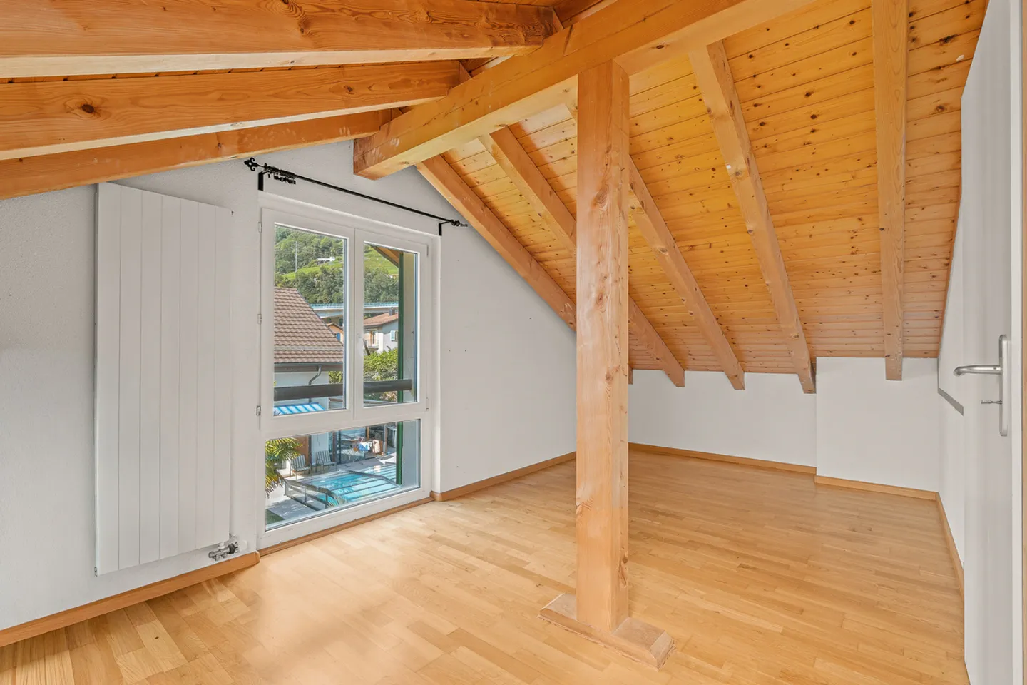 Stunning family home in a sought-after area - Photo 14 of 19