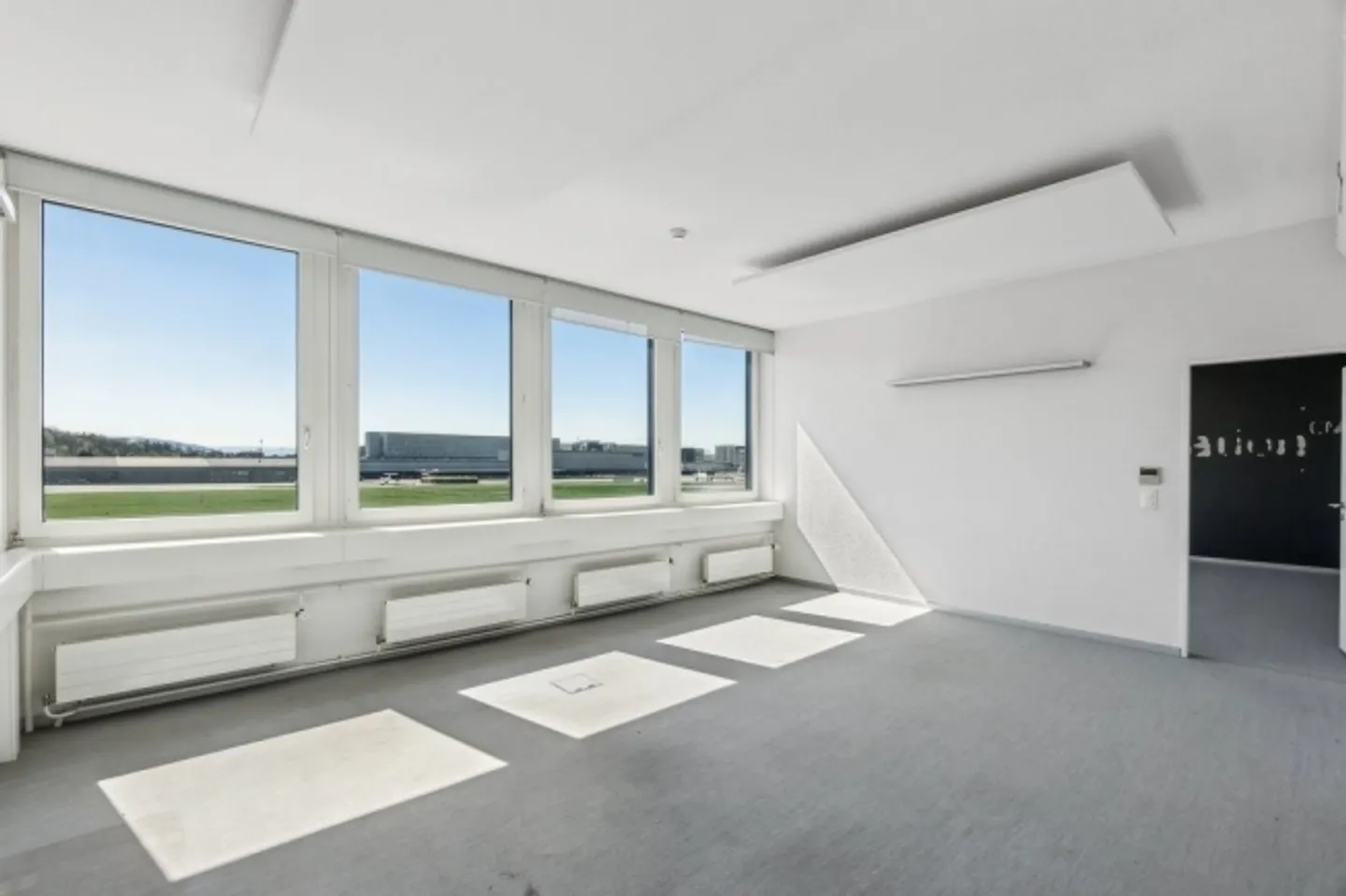 Office space in a central location - Limited until December 2030 - Photo 11 of 11