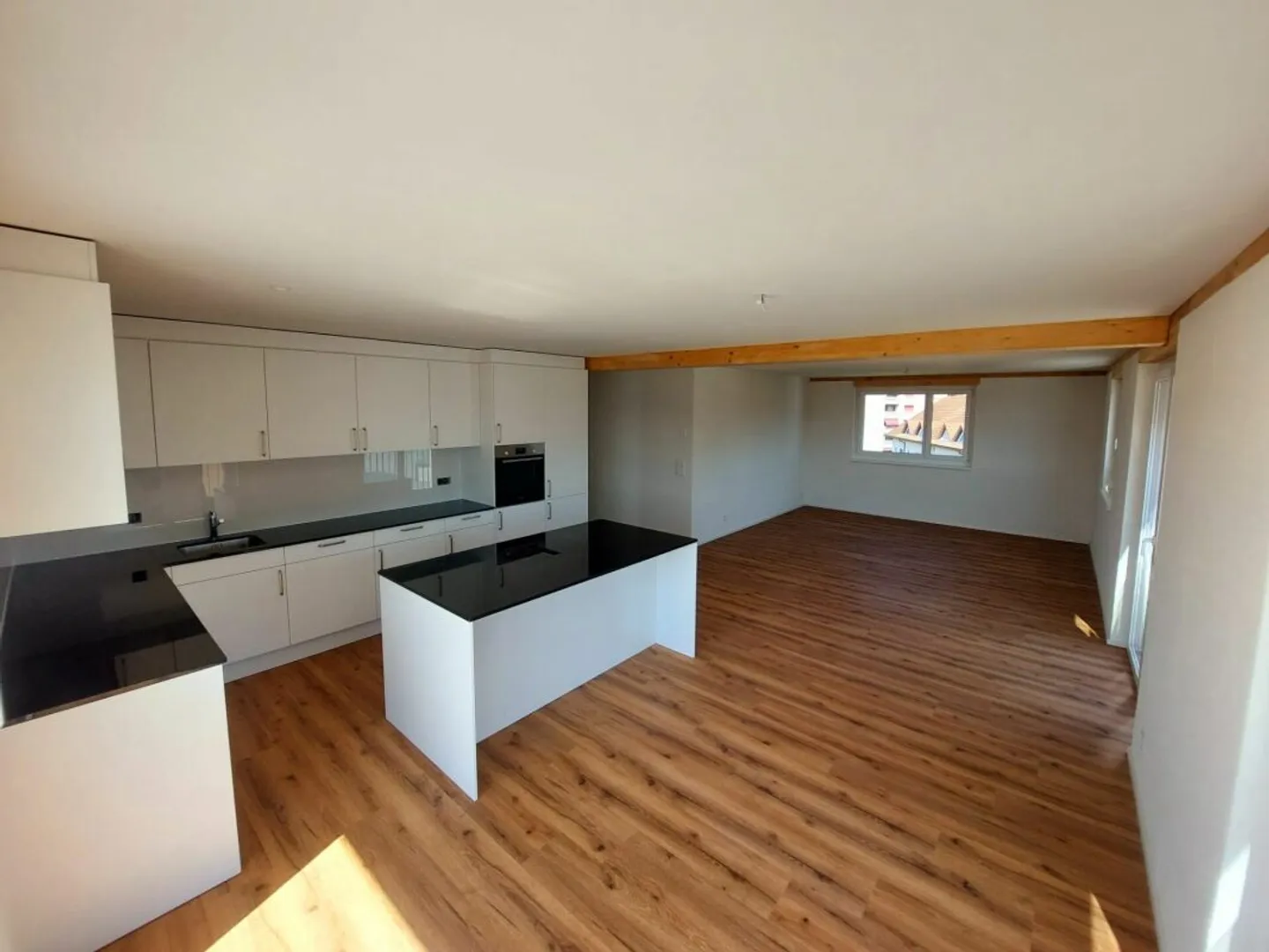 Exclusive 2.5-room penthouse apartment with approx. 74 m² sun terrace - first occupancy in new building - Photo 1 of 13