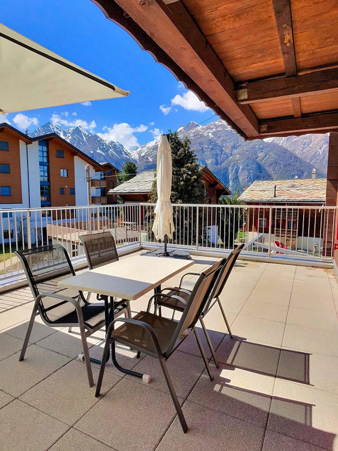 Chalet apartment on the 2nd floor near the mountain railway - Photo 9 of 10