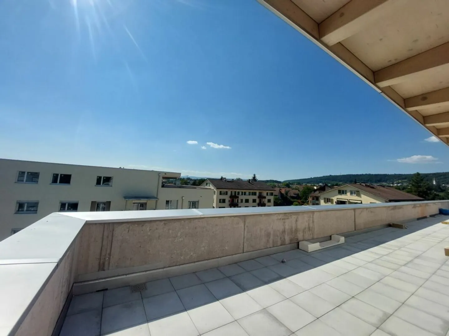 Exclusive 2.5-room penthouse apartment with approx. 74 m² sun terrace - first occupancy in new building - Photo 7 of 13