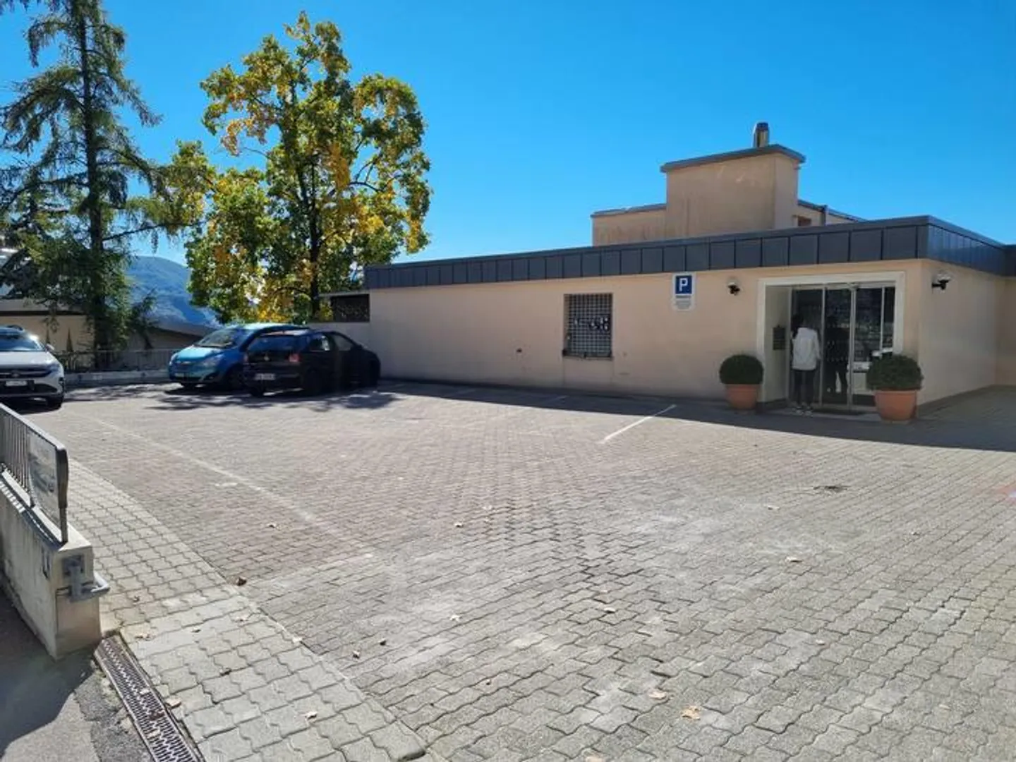 Appartamento di 2,5 stanze con balcone vista lago laterale a Lugano-Castagnola - Foto 1 di 17