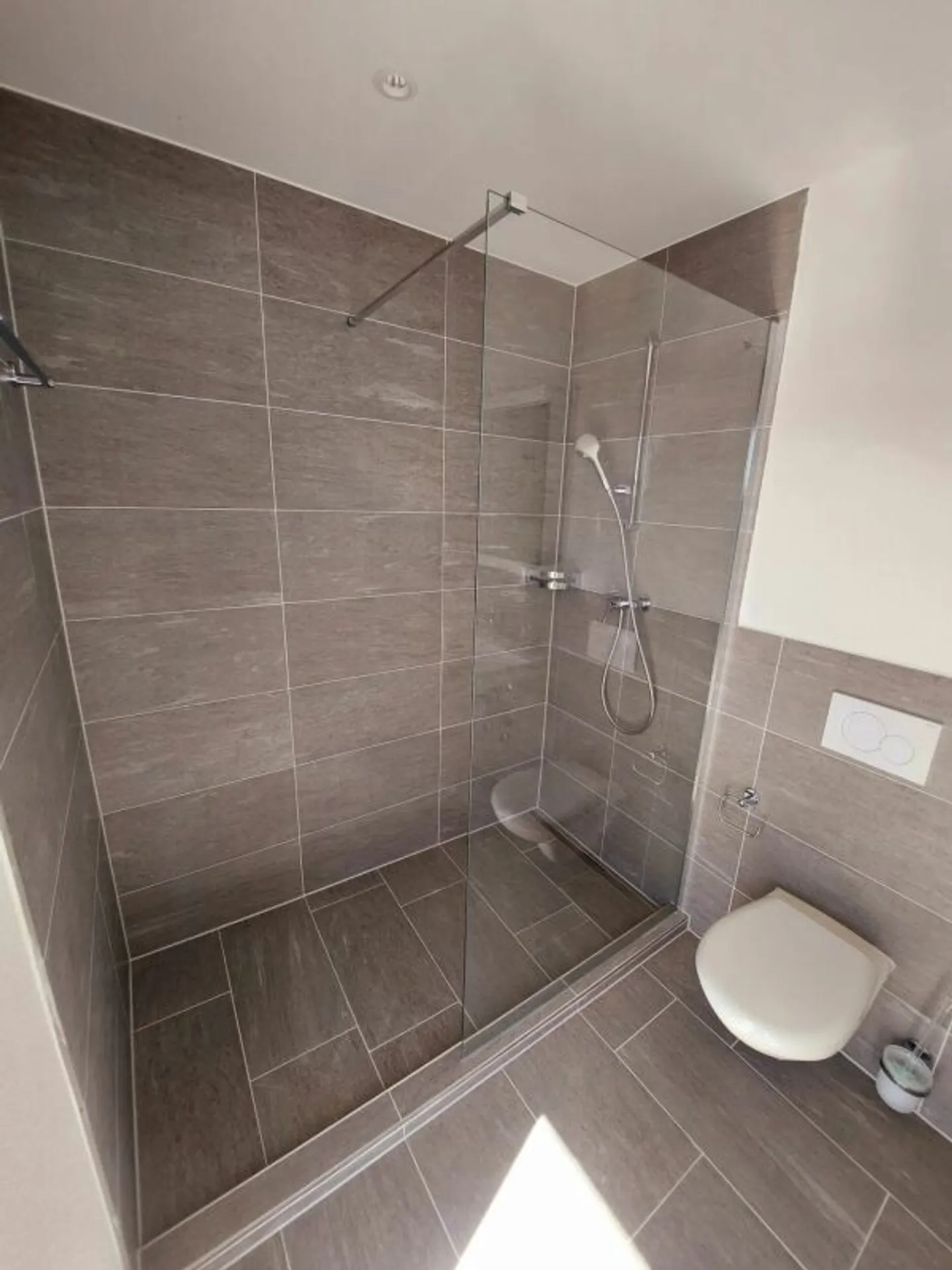 Exclusive 2.5-room penthouse apartment with approx. 74 m² sun terrace - first occupancy in new building - Photo 8 of 13