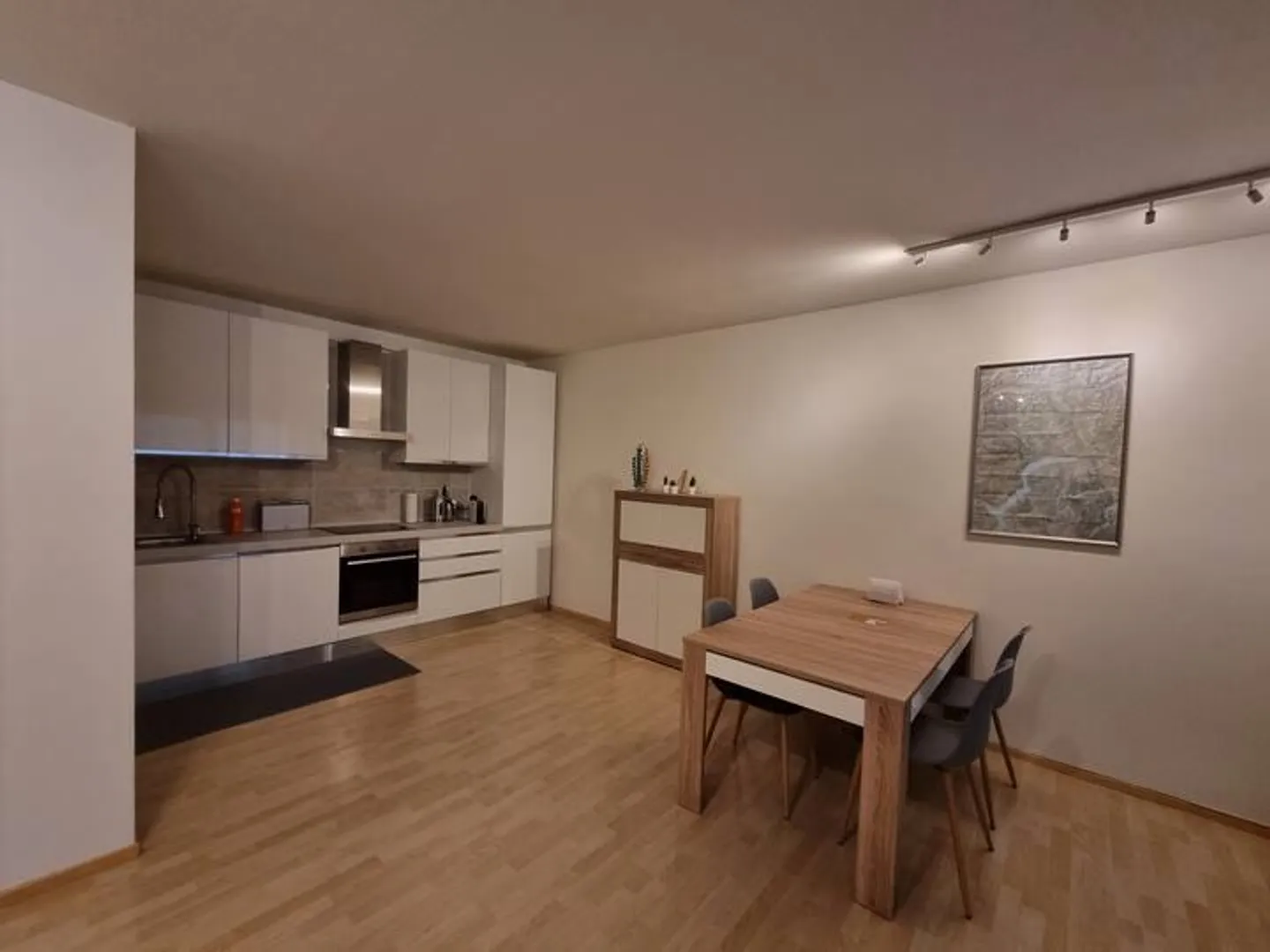 Appartamento di 2,5 stanze con balcone vista lago laterale a Lugano-Castagnola - Foto 10 di 17
