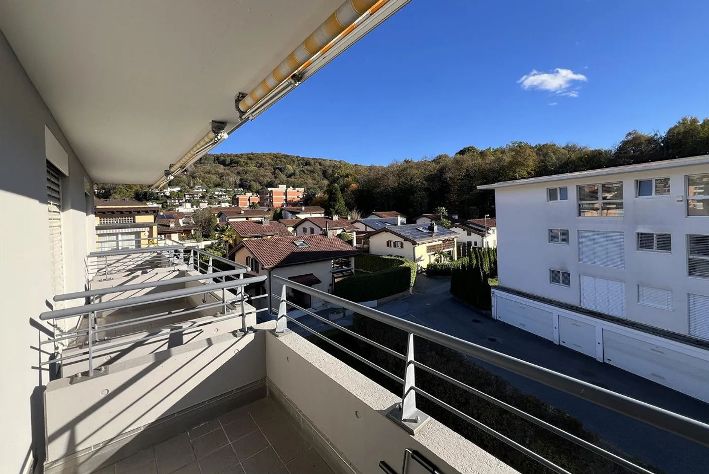 SPAZIOSO ATTICO 4.5 LOC. CON TERRAZZA A PONTE CAPRIASCA - Foto 12 di 13