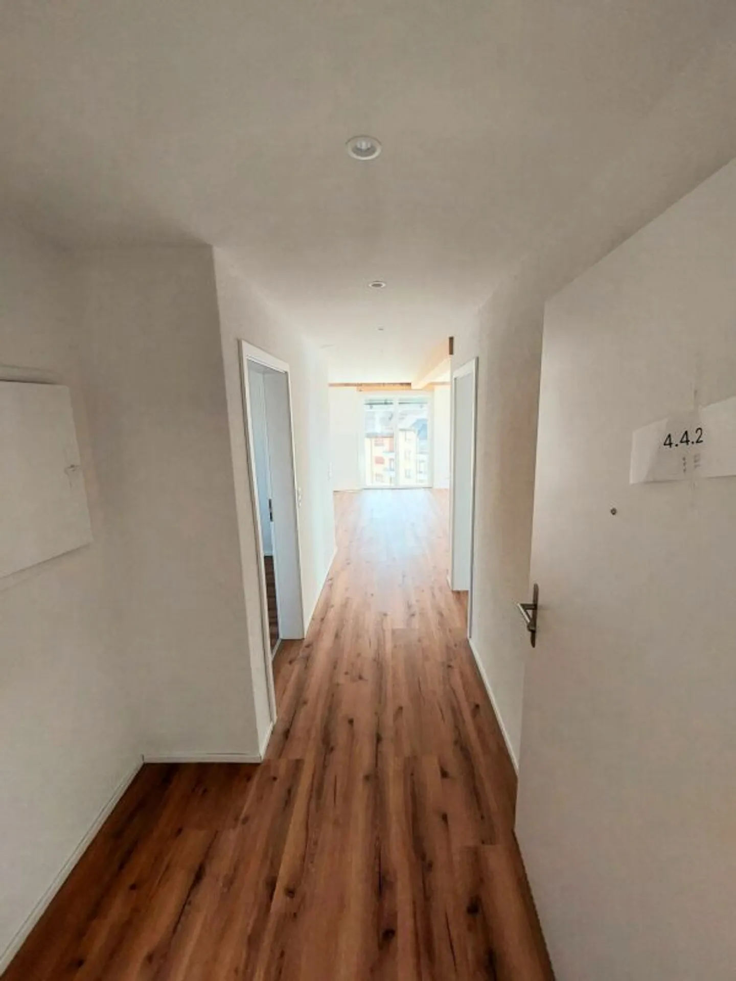 Exclusive 2.5-room penthouse apartment with approx. 74 m² sun terrace - first occupancy in new building - Photo 5 of 13