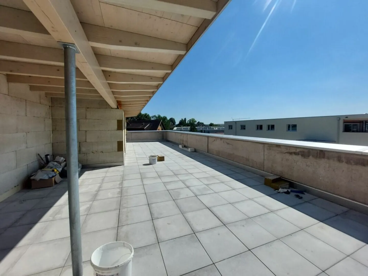 Exclusive 2.5-room penthouse apartment with approx. 74 m² sun terrace - first occupancy in new building - Photo 6 of 13