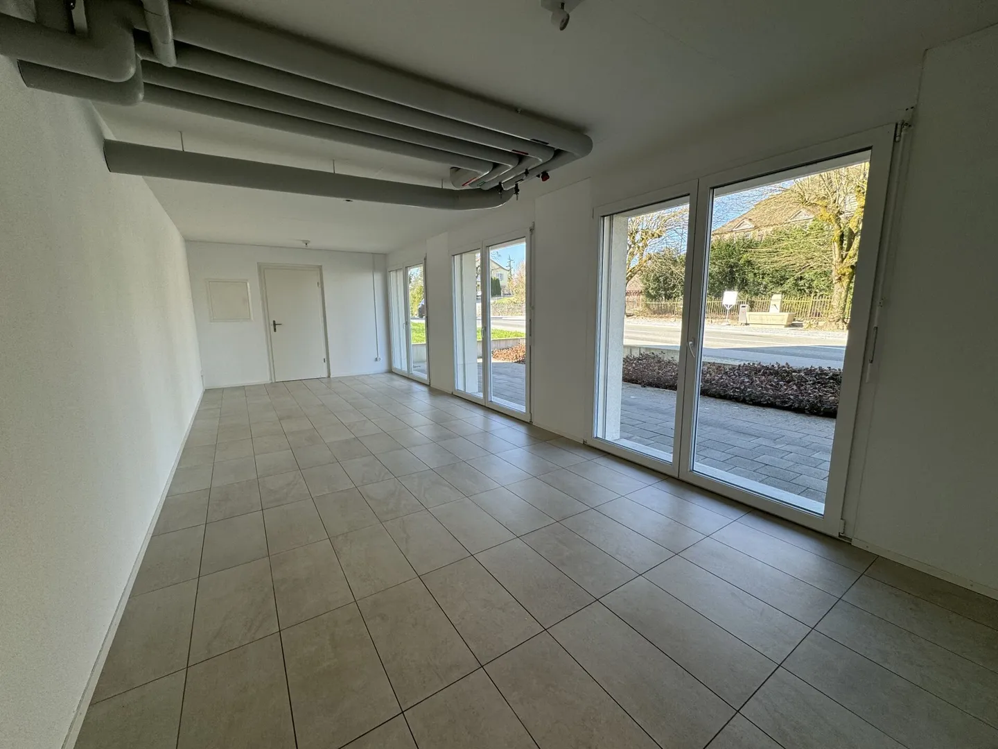 Spazio commerciale / Ufficio di circa 28 m² - 1° affitto netto gratuito! - Foto 1 di 7