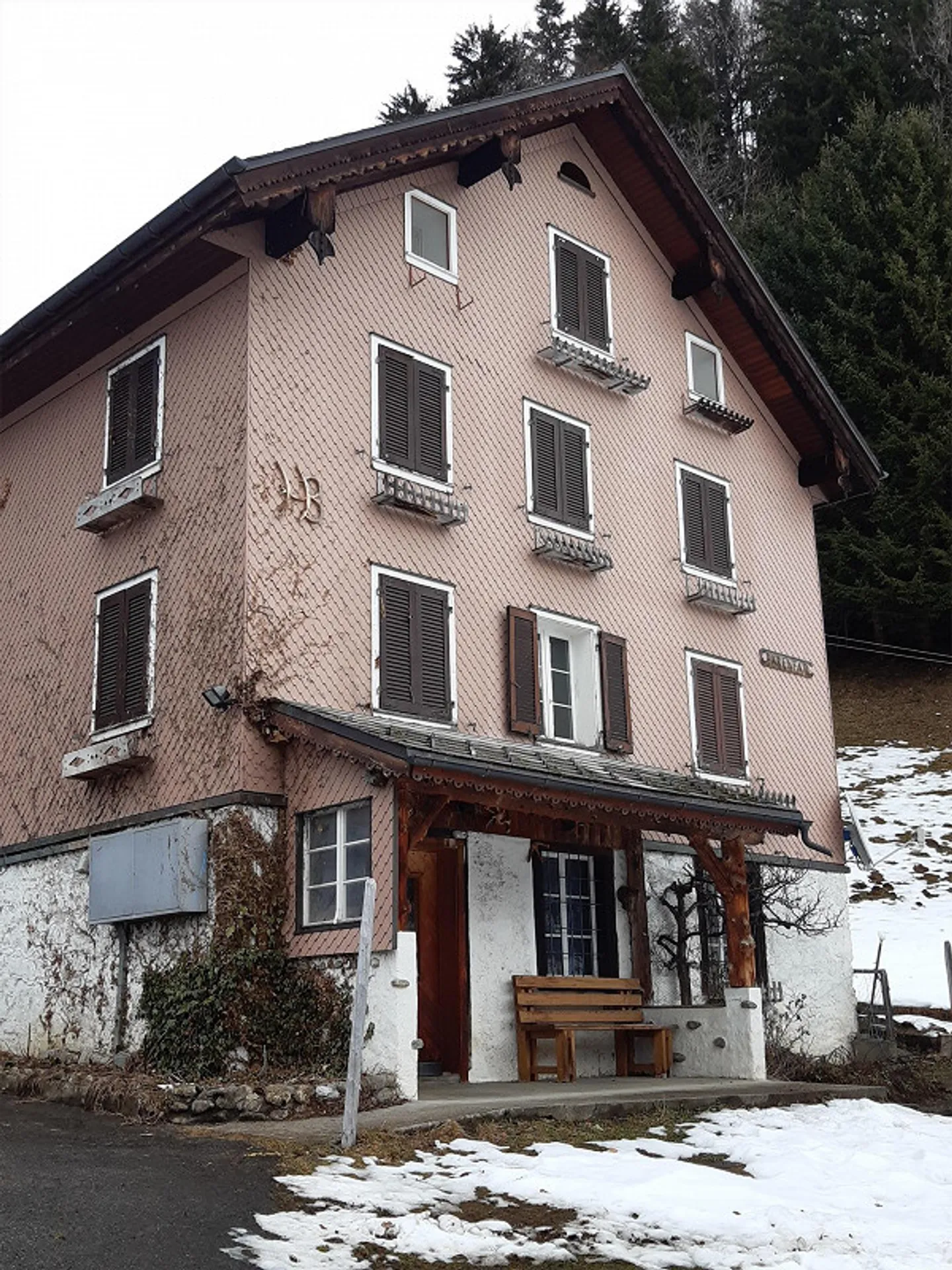 Old Farmhouse - Photo 2 of 7