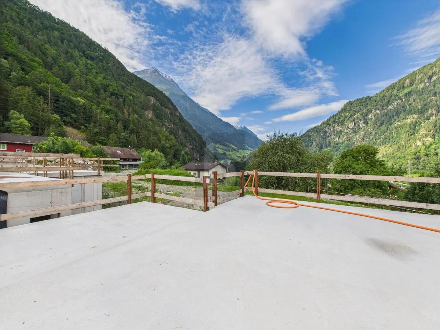 COUP DE COEUR! FAMILIAL AVEC VUE! - Photo 2 sur 6