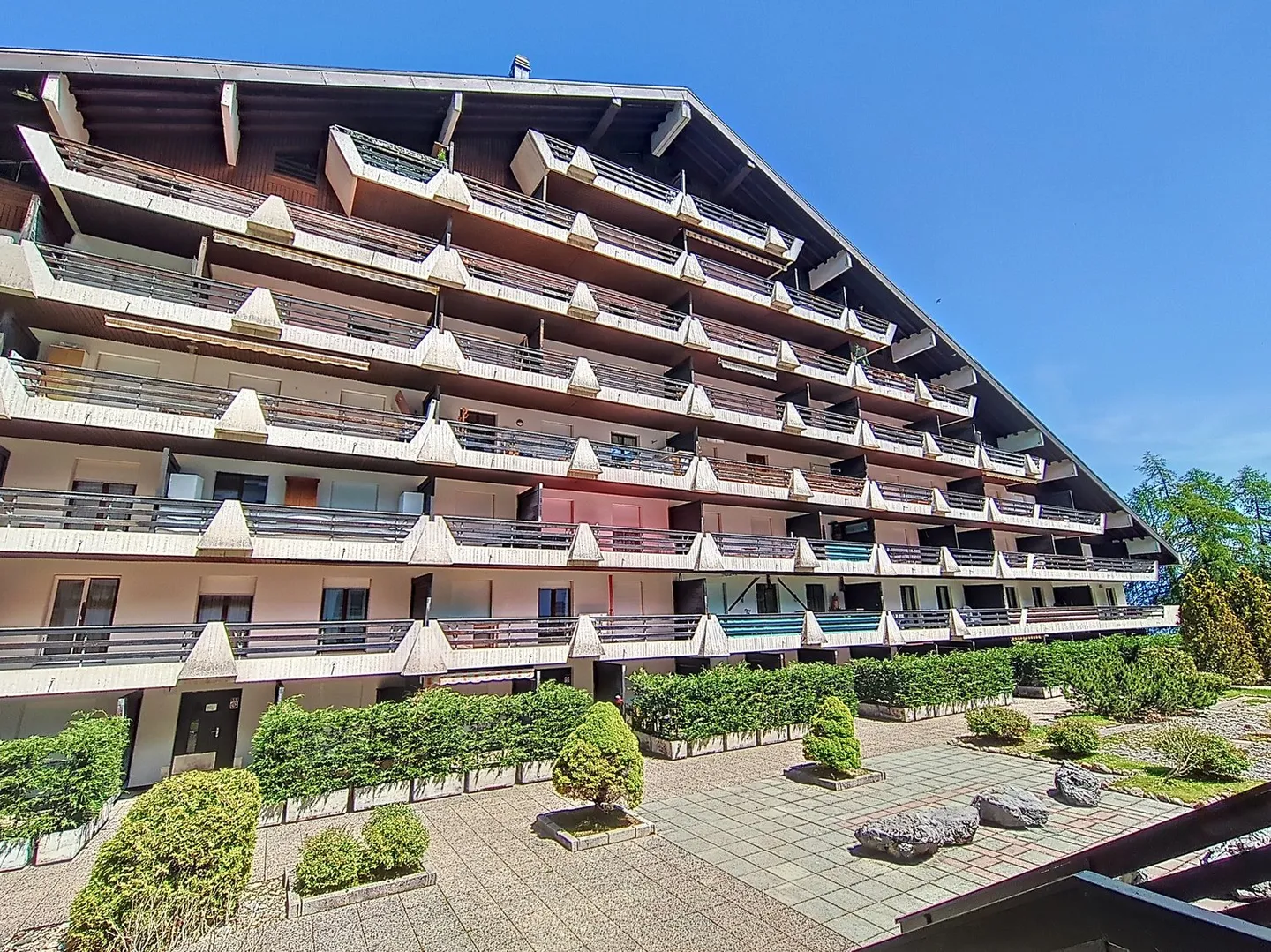 EXCLUSIVE - Charming Duplex Apartment with 3.5 Rooms and Balcony - Photo 9 of 10