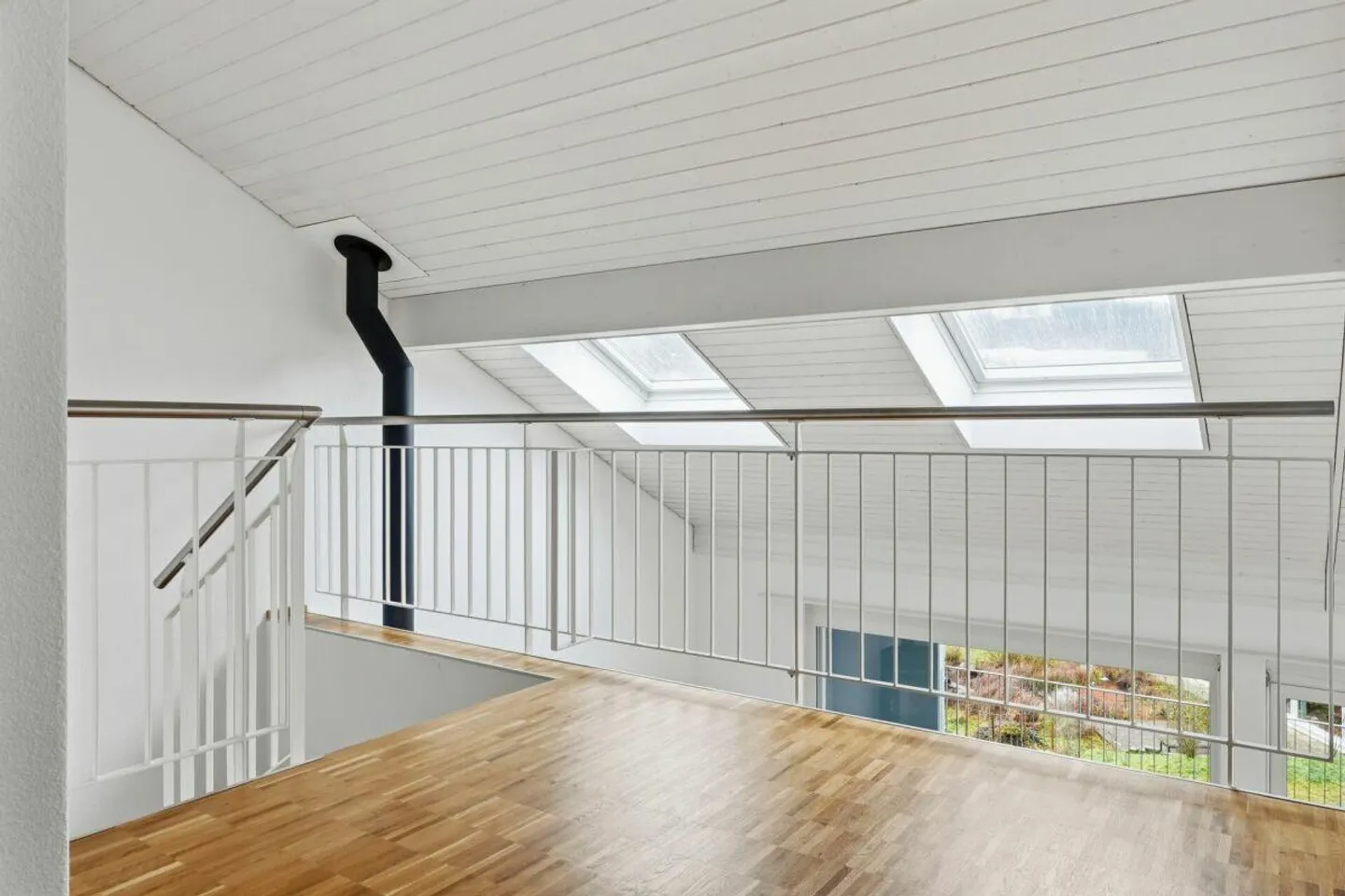 Moderna e luminosa maisonette di 5,5 stanze in posizione centrale - Foto 9 di 14