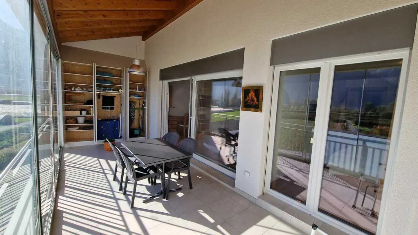 Charming Apartment - Photo 10 of 13