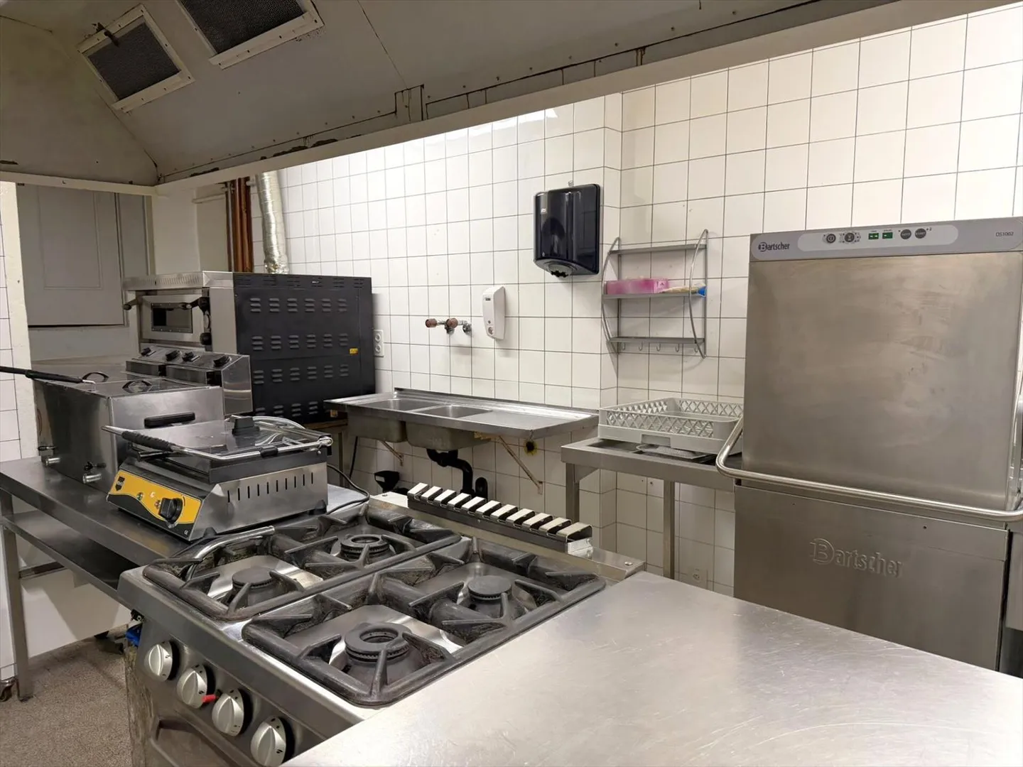 St-Imier, Restaurant de 56 places, idéalement situé et prêt à emménager - Photo 5 sur 7