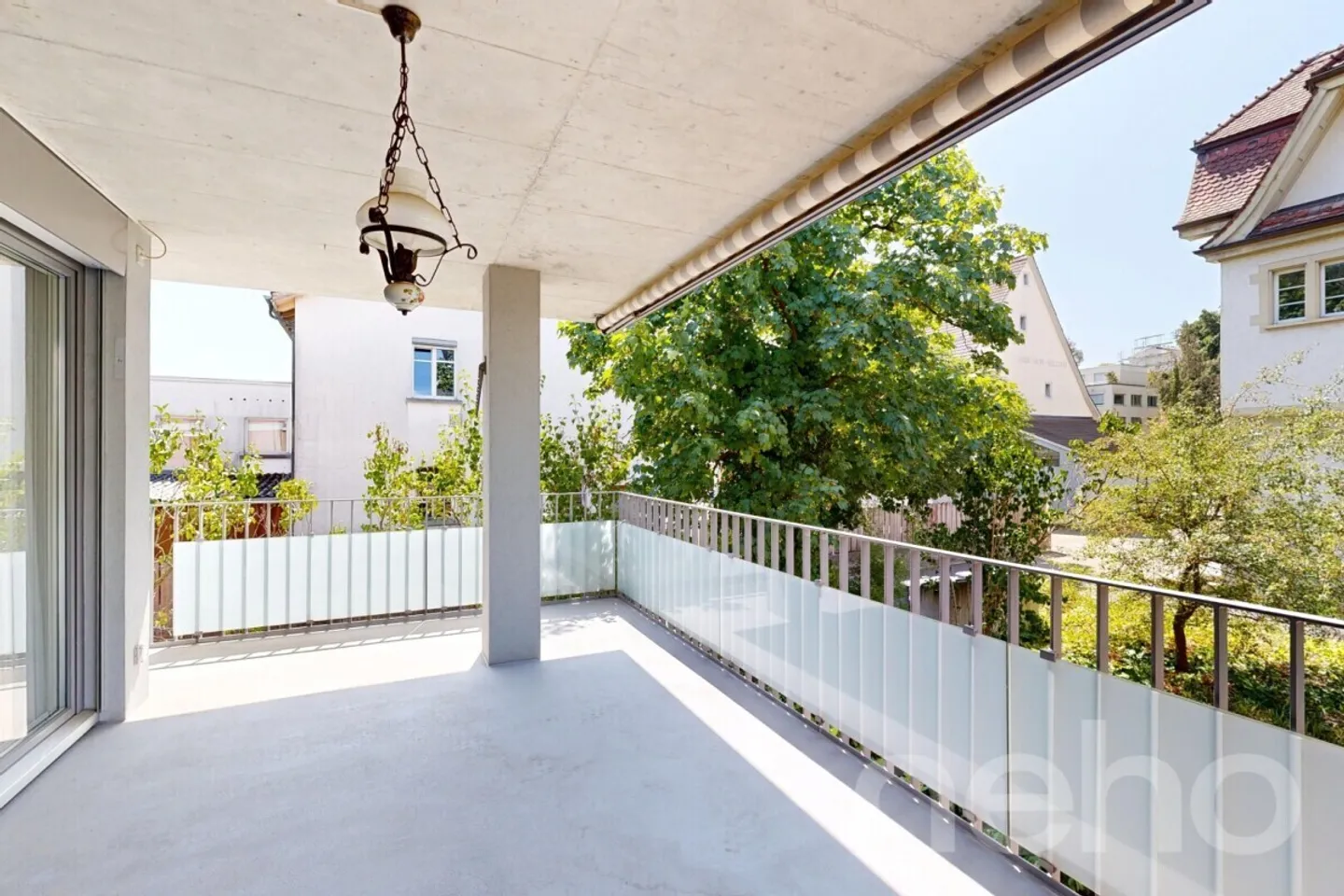 Spacious condominium with 27 m² balcony in a quiet residential area - Photo 9 of 12