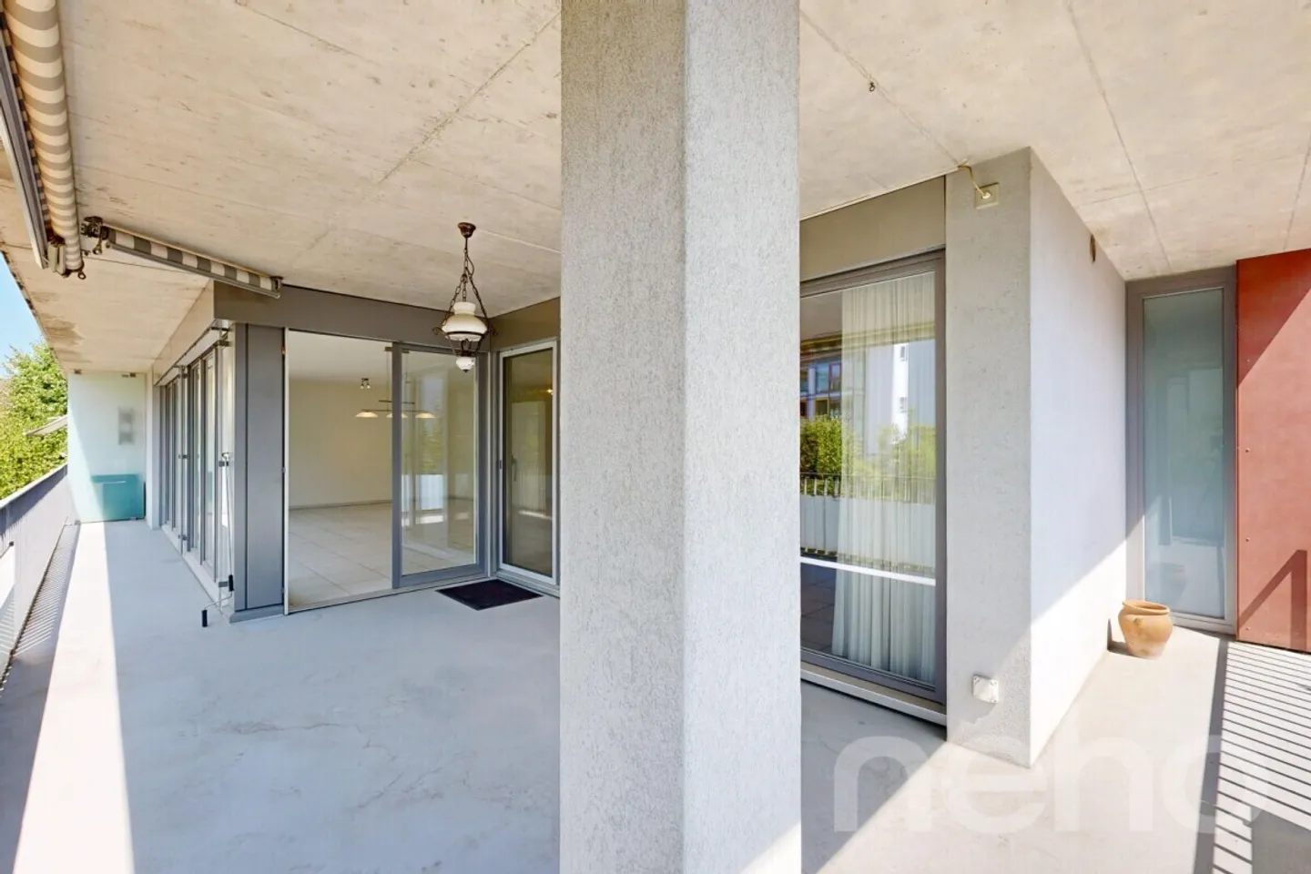Spacious condominium with 27 m² balcony in a quiet residential area - Photo 10 of 12