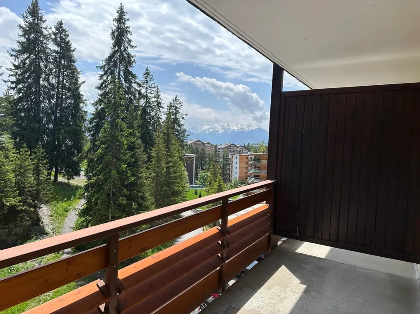 Joli studio proche du centre de Crans à louer à l'année - Foto 1 di 9