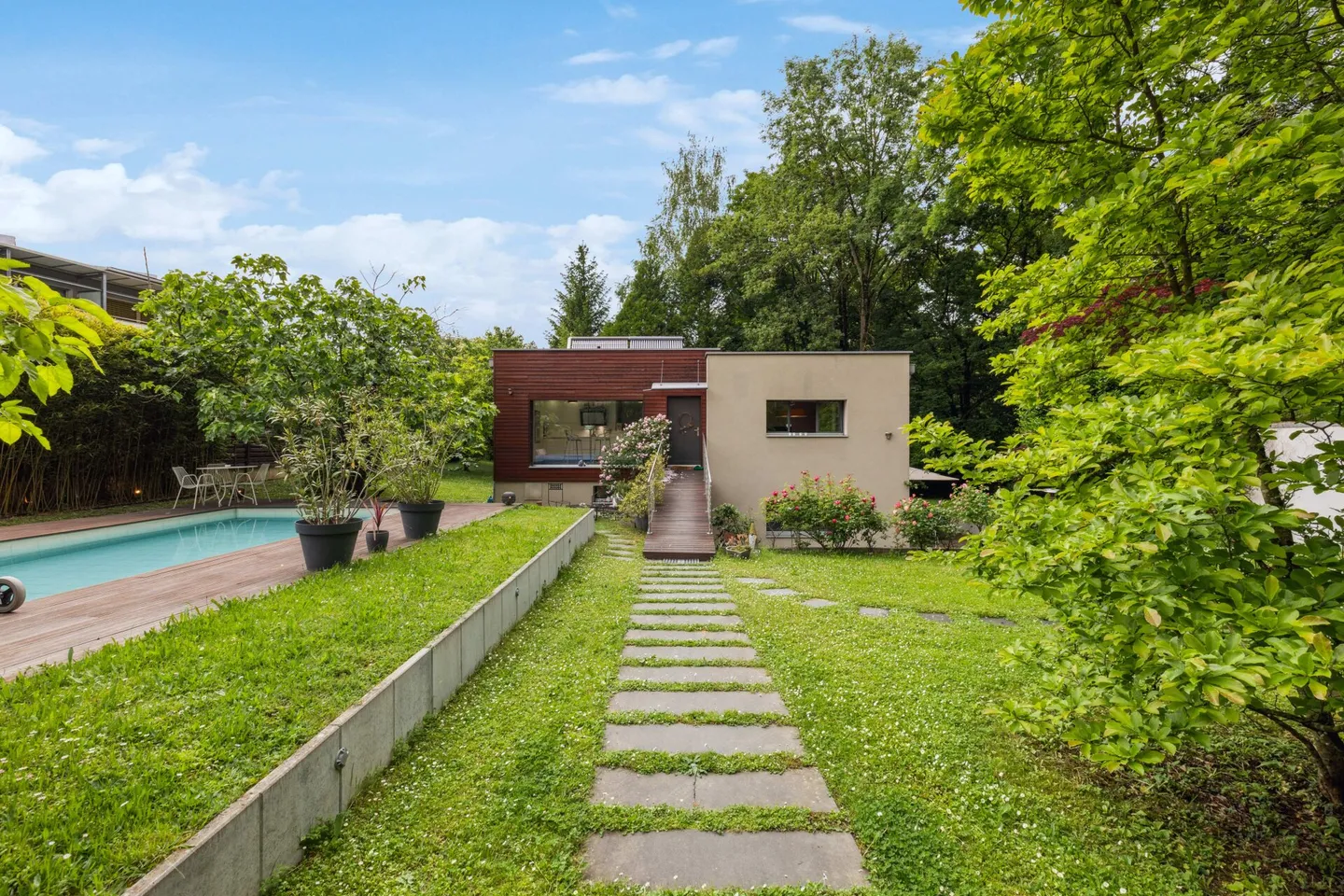 Lusso e natura a due passi dal centro - Villa privata contemporanea a Grand-Lanc - Foto 1 di 25