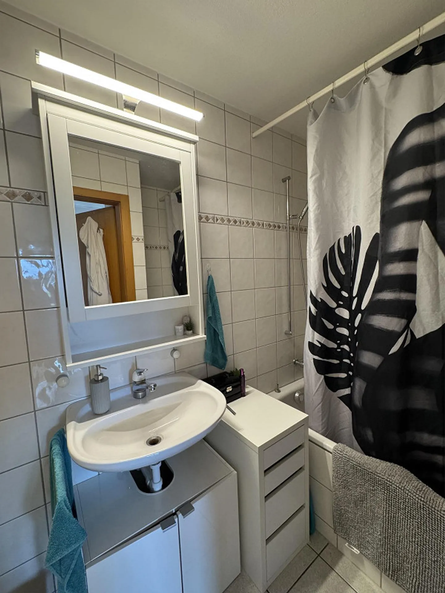 Lichtdurchflutete 2.5-Zimmerwohnung mit zwei Balkonen zu vermieten - Photo 5 of 11