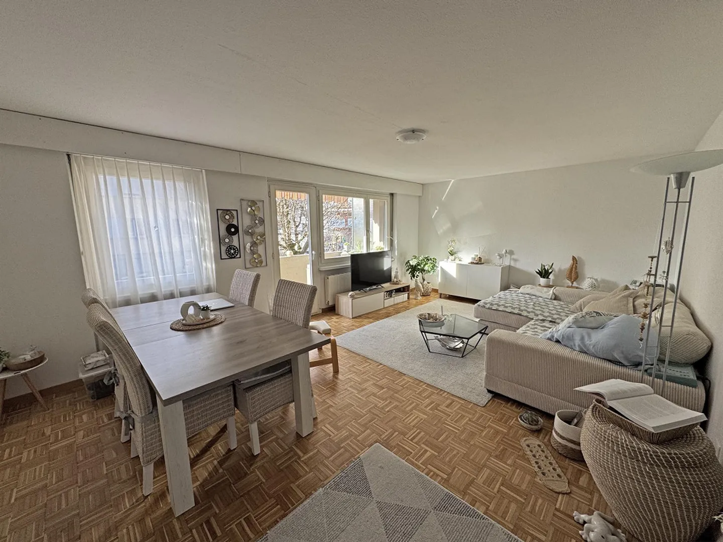 Appartamento 3.5 locali con posto auto - Foto 3 di 14