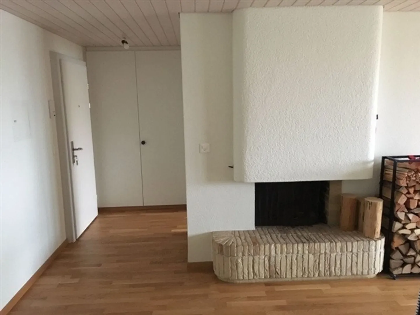 Spacious apartment in a good location - Photo 3 of 12