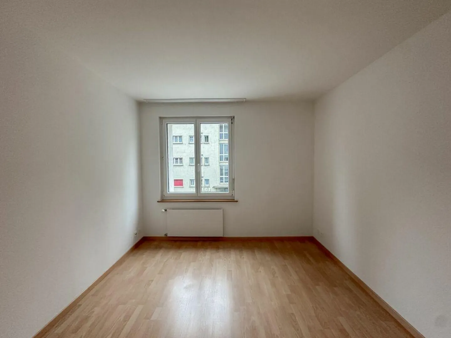 Stylish 2.5-room apartment in the city center - Photo 7 of 8